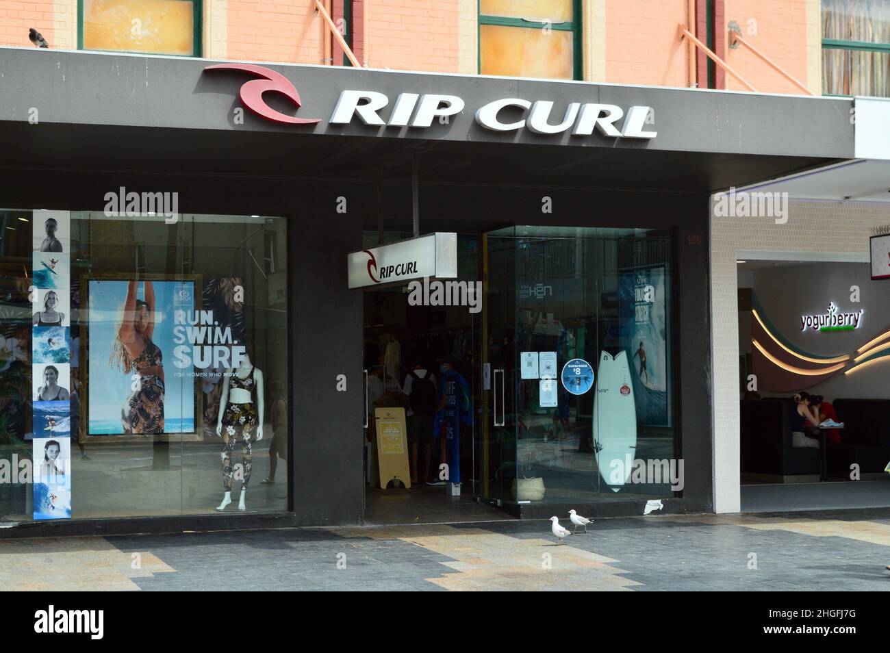 Vue sur le magasin de surf RIP Curl sur le Corso à Manly, en Australie Banque D'Images