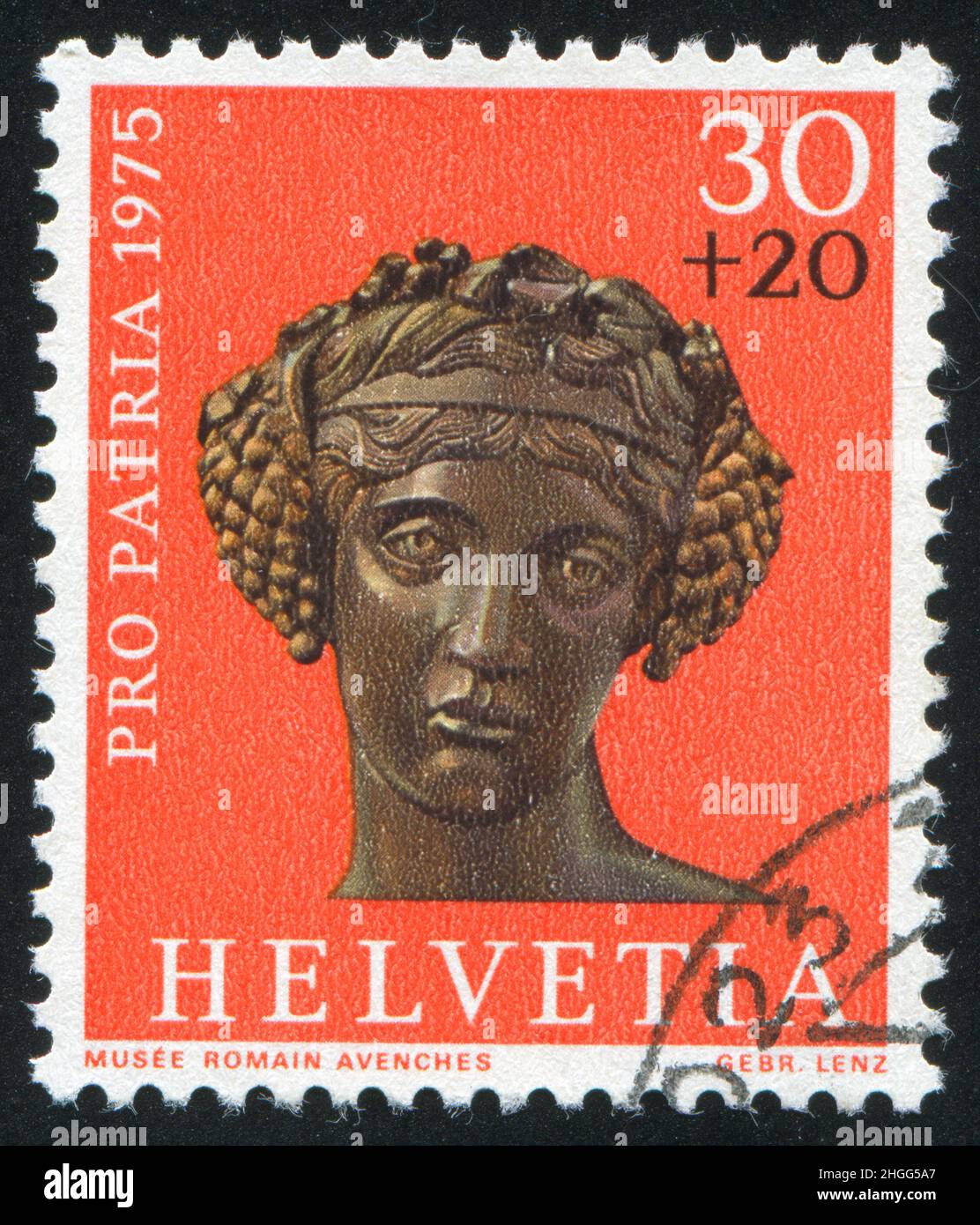SUISSE - VERS 1975: Timbre imprimé par la Suisse, montre la tête de bronze de Bacchus, vers 1975 Banque D'Images