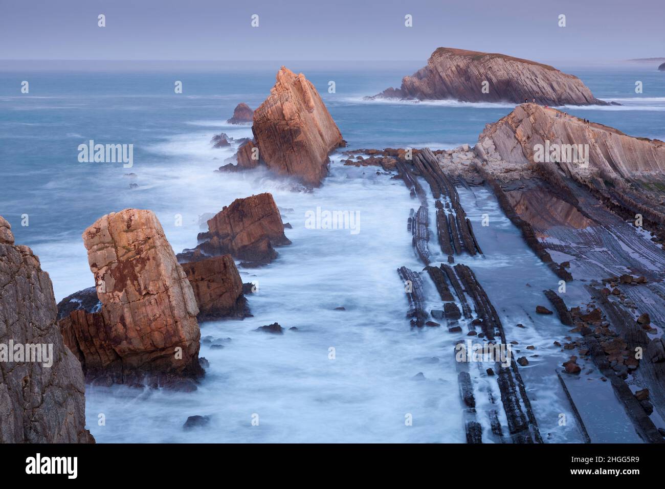 Plage d'Arnia, parc naturel de Liencres, Cantabrie, Espagne Banque D'Images