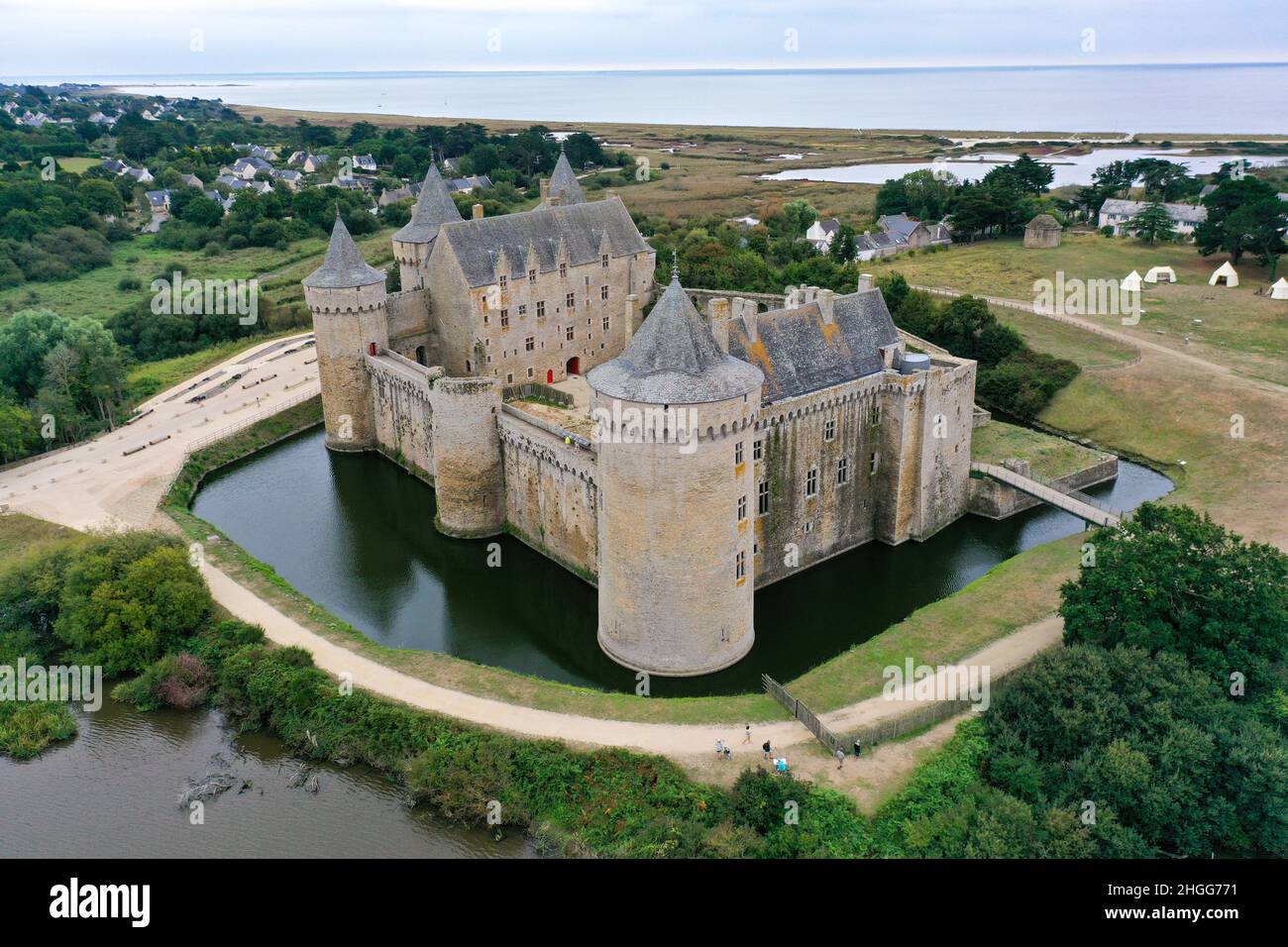 Vue aérienne du château de Suscinio dans la presqu'île de Rhuys en Bretagne en france Banque D'Images