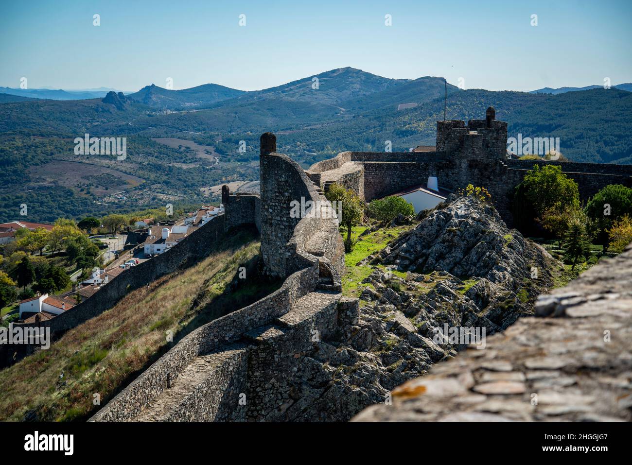 Le fort et Castelo de Marvao dans la vieille ville du village de Marvao ...