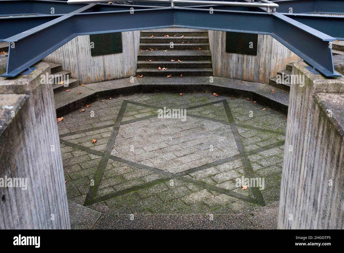Mémorial sur la place de l'ancienne Synagogue avec l'étoile de David, Allemagne, Basse-Saxe, Goettingen Banque D'Images