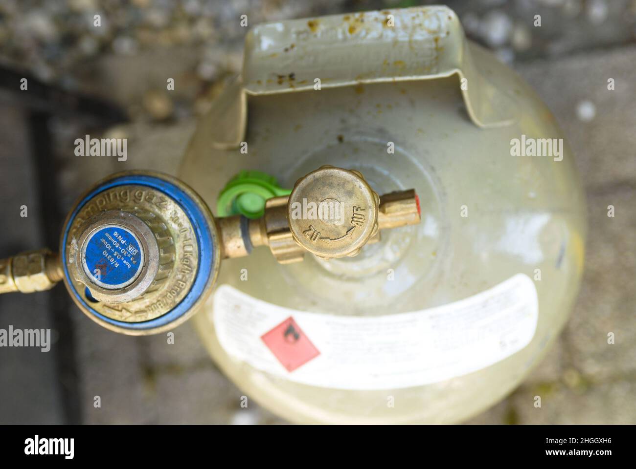 Régulateur et bouteille de gaz, Allemagne Banque D'Images