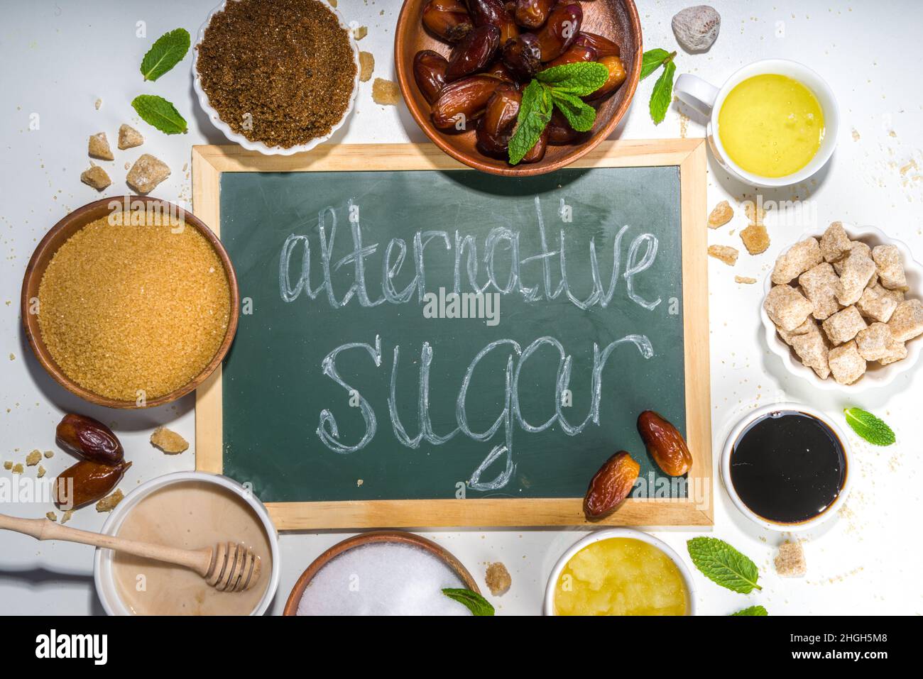 Divers aliments sains de remplacement pour le sucre, concept d'édulcorant naturel organique, anti-diabète non-glycémique, édulcorant.Divers sirops sucrés aux fruits, mole Banque D'Images