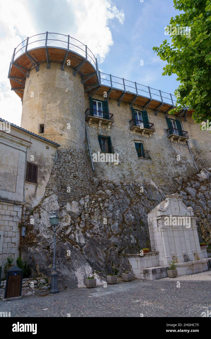 Macchiagodena, ancien village de la province d'Isernia, Molise, Italie, au printemps Banque D'Images