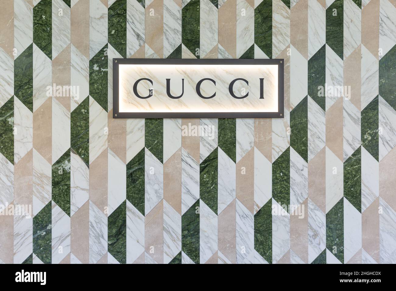 Motifs en mosaïque de granit à l'entrée de Gucci Boutique à The Shops of Waterside - centre commercial haut de gamme, Naples, Floride, États-Unis Banque D'Images