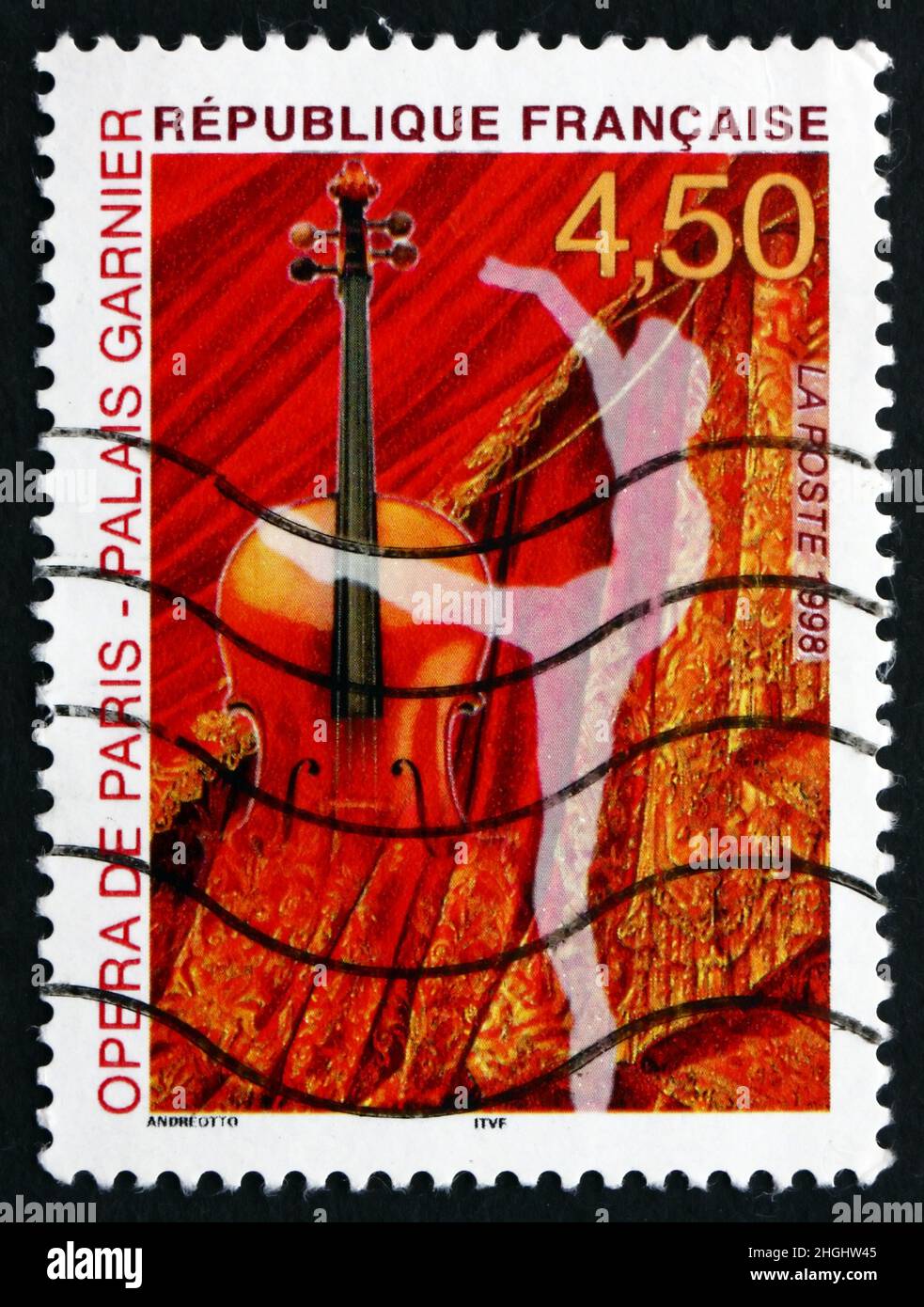 FRANCE - VERS 1998 : un timbre imprimé en France montre le Palais Garnier, berceau de l'Opéra de Paris, vers 1998 Banque D'Images