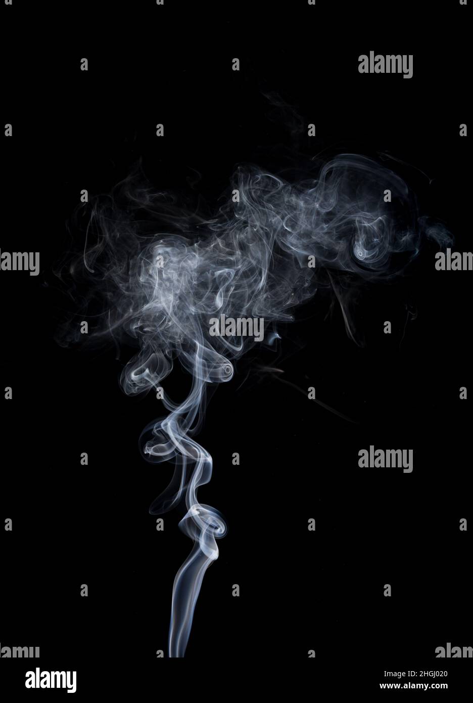 Abstrait fume fonds vapeur de fumée blanche effet superposé sur papier peint noir Banque D'Images