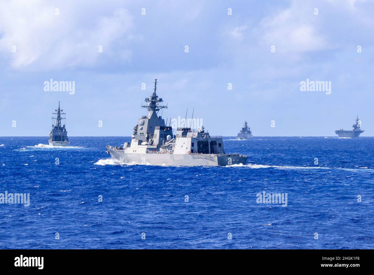 MER DES PHILIPPINES (août 26, 2021) – des navires de la Force d ...