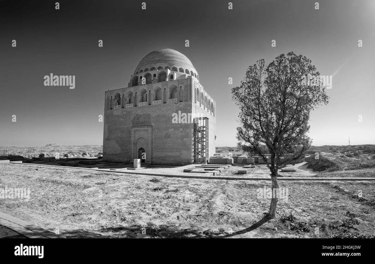 La tombe noire et blanche de Seljuq sultan Ahmad Sanjar , objet du patrimoine mondial de l'UNESCO sur la route historique soyeuse.Marie, Turkménistan Banque D'Images