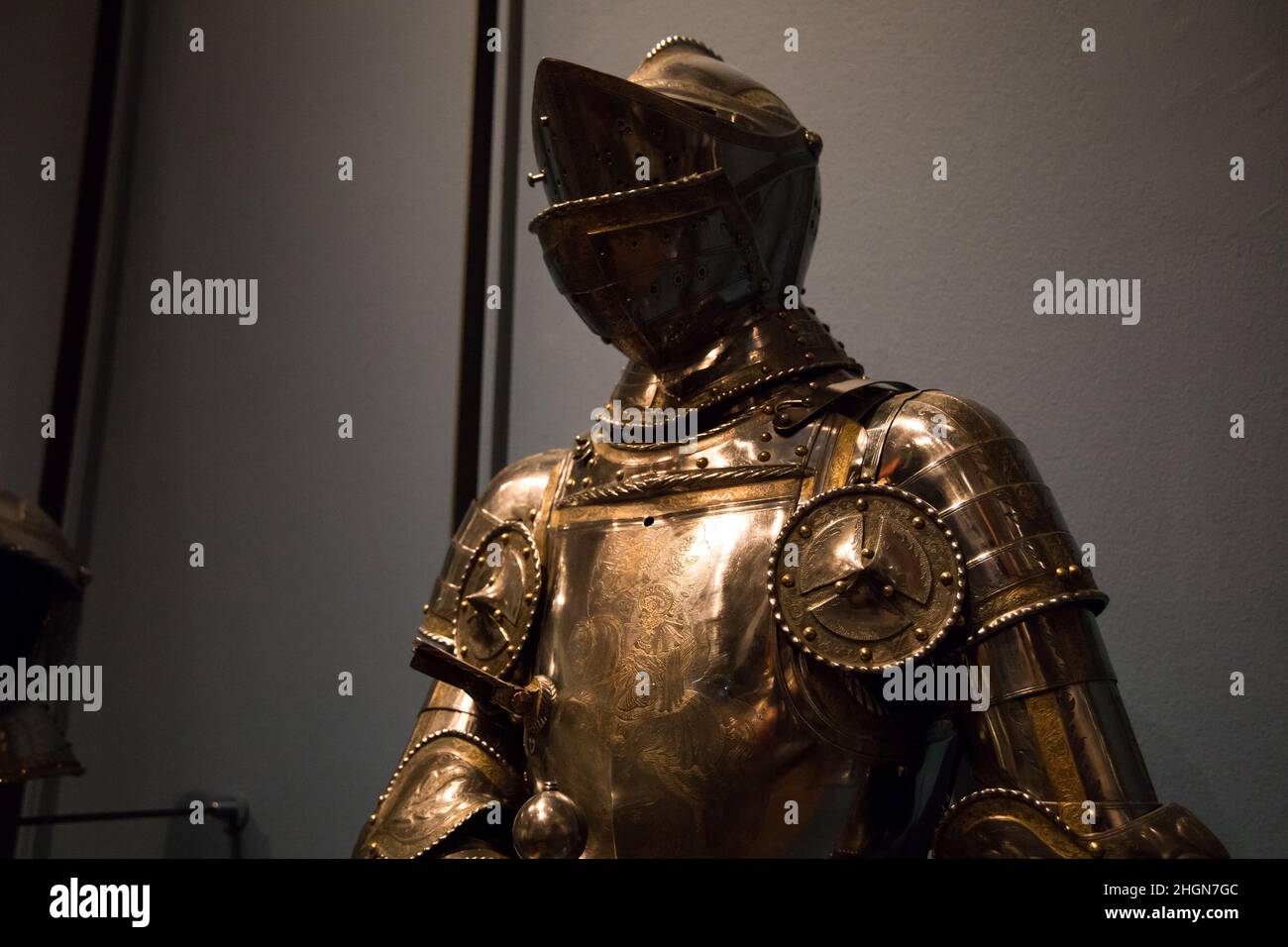 Amsterdam, pays-Bas - 14 août 2021 : gros plan du casque et de l'armure d'un chevalier de la période médiévale.Armure de chevalier.Ermitage AMS Banque D'Images