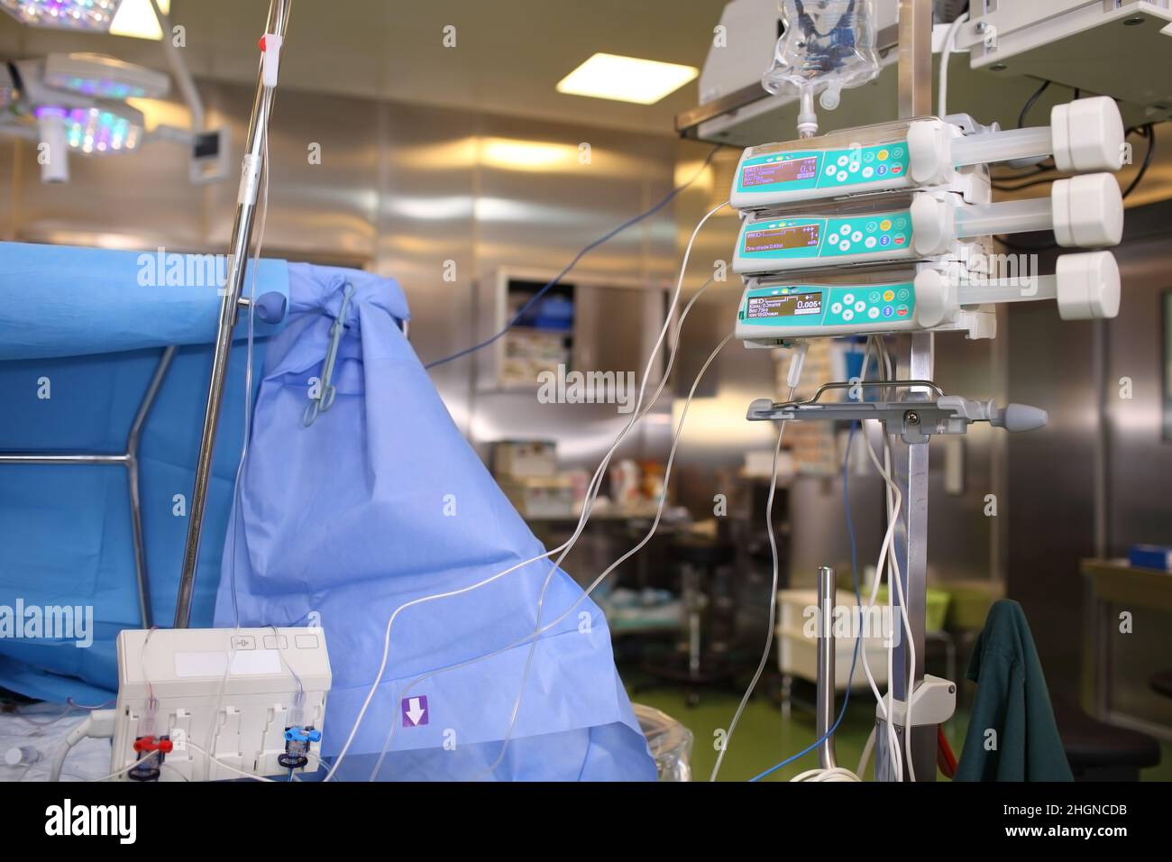 Équipement connecté au patient pendant la chirurgie pour l'anesthésie. Banque D'Images