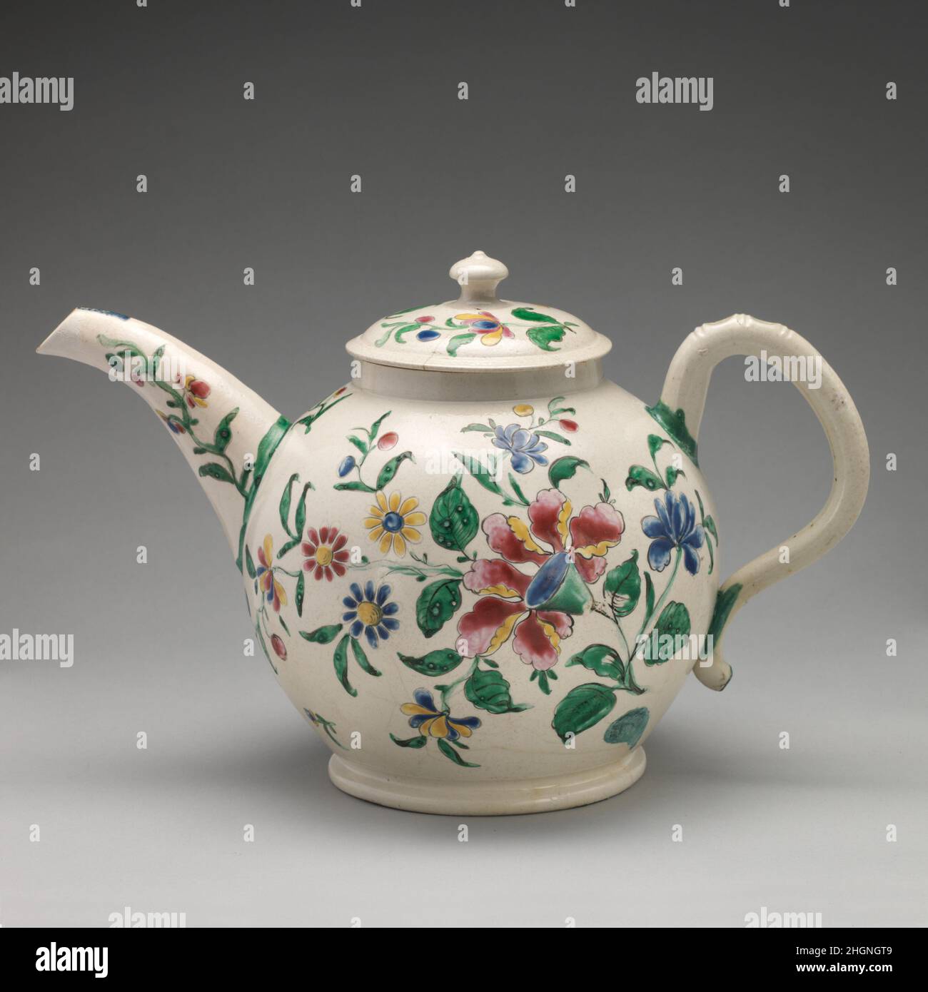 Pot à poinçonner ca.1760 Anglais (marché américain) Écoutez des experts illuminer l'histoire de cette œuvre Écoutez ou faites une pause #407.Teapots soutenus par Bloomberg philanthropies nous sommes désolés, la transcription de cette piste audio n'est pas disponible pour le moment.Nous nous efforçons du rendre disponible sur Dès que possible.Pot à poinçonnerBritannique (marché américain). CA.1760. Grès.Fabriqué à Staffordshire, Angleterre Banque D'Images