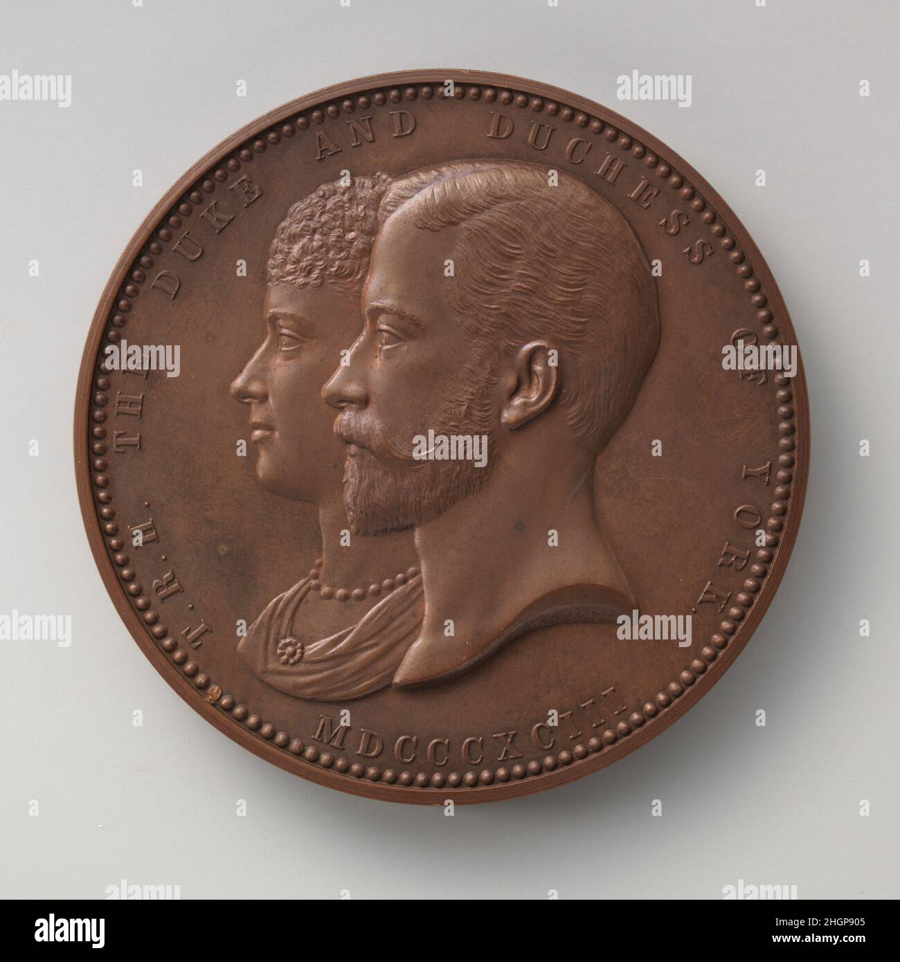 Le mariage et la visite de la ville du Duc et de la Duchesse de York, 6 juillet 1893 1893 Médaillée : George Gammon Adams.Le mariage et la visite de la ville du duc et de la duchesse de York, le 6 juillet 1893.Médaillé : George Gammon Adams (britannique, Staines 1821–1898 Chiswick).Britannique.1893. Bronze, frappé.Médailles et Plaquettes Banque D'Images