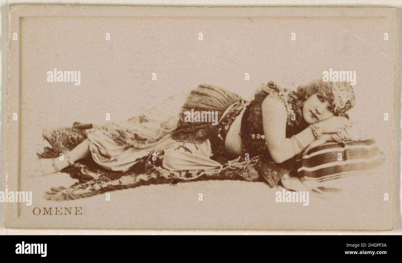 Omene, de la série Actresses (N245) émise par Kinney Brothers pour promouvoir les cigarettes adorées 1890 émises par Kinney Brothers Tobacco Company American Trade Cards de l'ensemble «acteurs et actresses» (N245), émise en 1890 par Kinney Brothers Tobacco pour promouvoir les cigarettes adorables.Omene, de la série Actresses (N245), émise par Kinney Brothers pour promouvoir les cigarettes sucrées cabuccales 656155 Banque D'Images