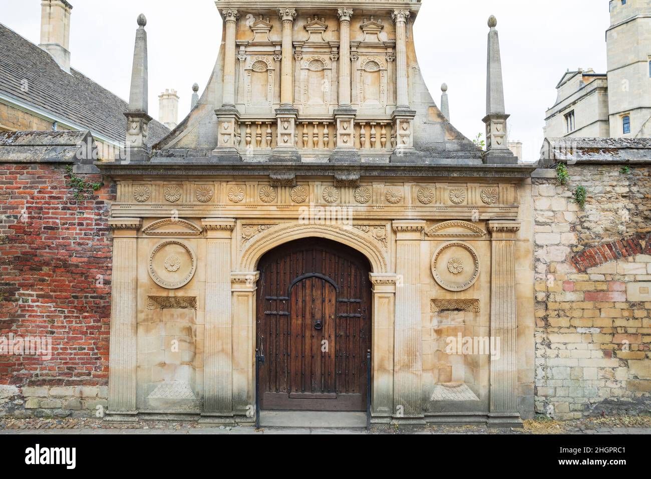 Entrée à Caius court, Gonville & Caius College, Université de Cambridge, Angleterre. Banque D'Images