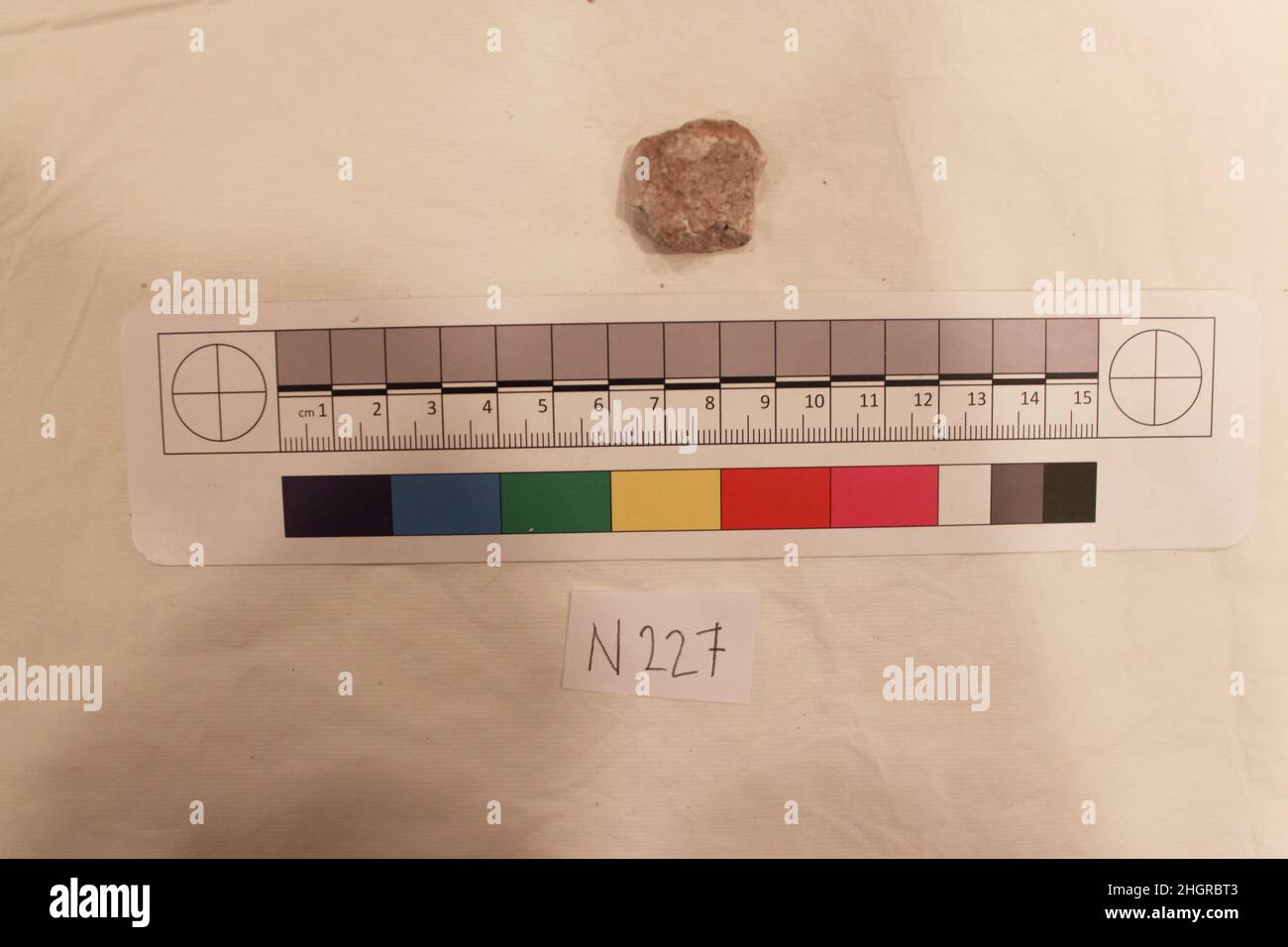 Fragment de stuc probablement 8th–12th siècle.Fragment de stuc 741594 Banque D'Images