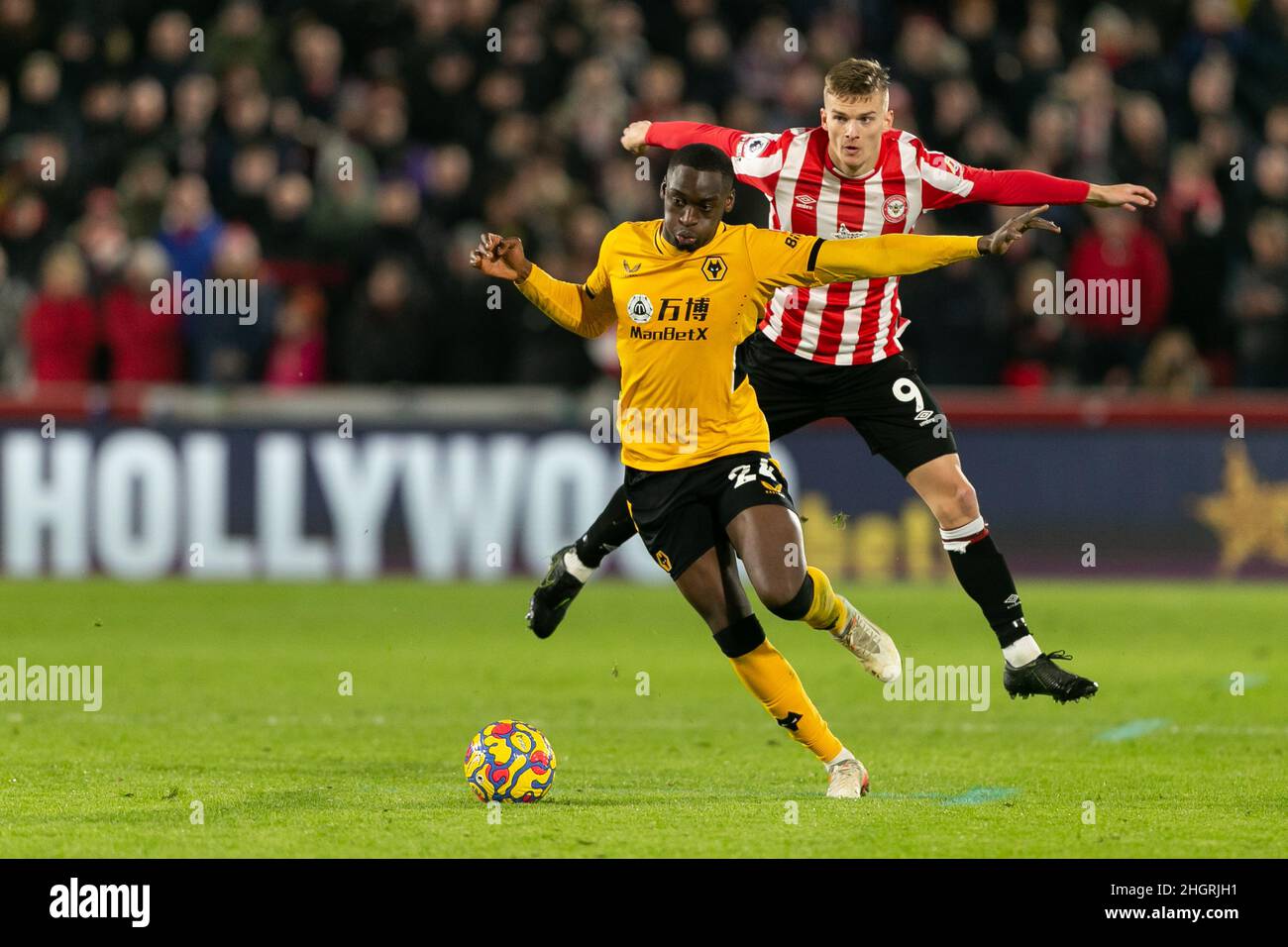 LONDRES, ROYAUME-UNI.JAN 22nd Toti Gomes de Wolverhampton Wanderers en action pendant le match de la Premier League entre Brentford et Wolverhampton Wanderers au stade communautaire de Brentford, Brentford, le samedi 22nd janvier 2022.(Crédit : Juan Gasparini | ACTUALITÉS MI) crédit : ACTUALITÉS MI et sport /Actualités Alay Live Banque D'Images