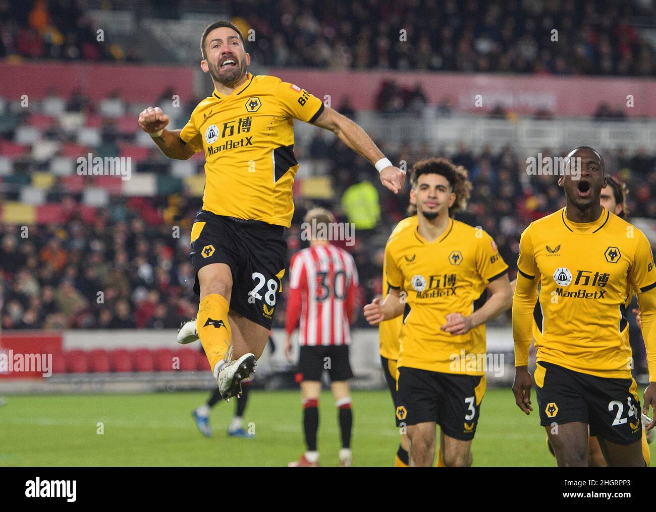 22 janvier - Brentford v Wolverhampton Wanderers - Premier League - Brentford Community Stadium Joao Moutinho célèbre son but lors du match de la Premier League au Brentford Community Stadium, Londres.Crédit photo : © Mark pain / Alamy Live News Banque D'Images