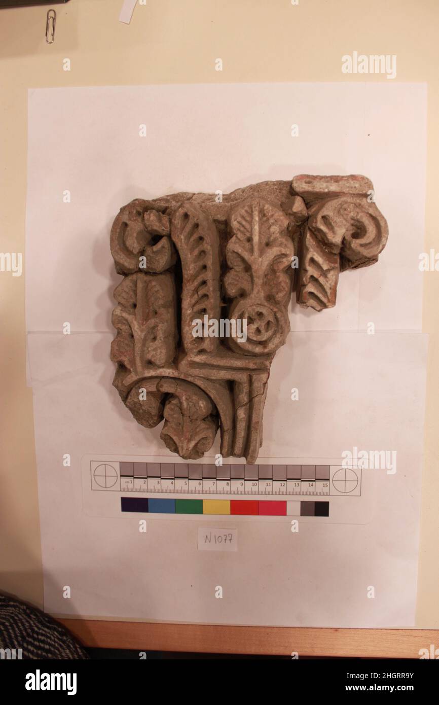 Fragment de stuc probablement 8th–12th siècle.Fragment de stuc 740855 Banque D'Images