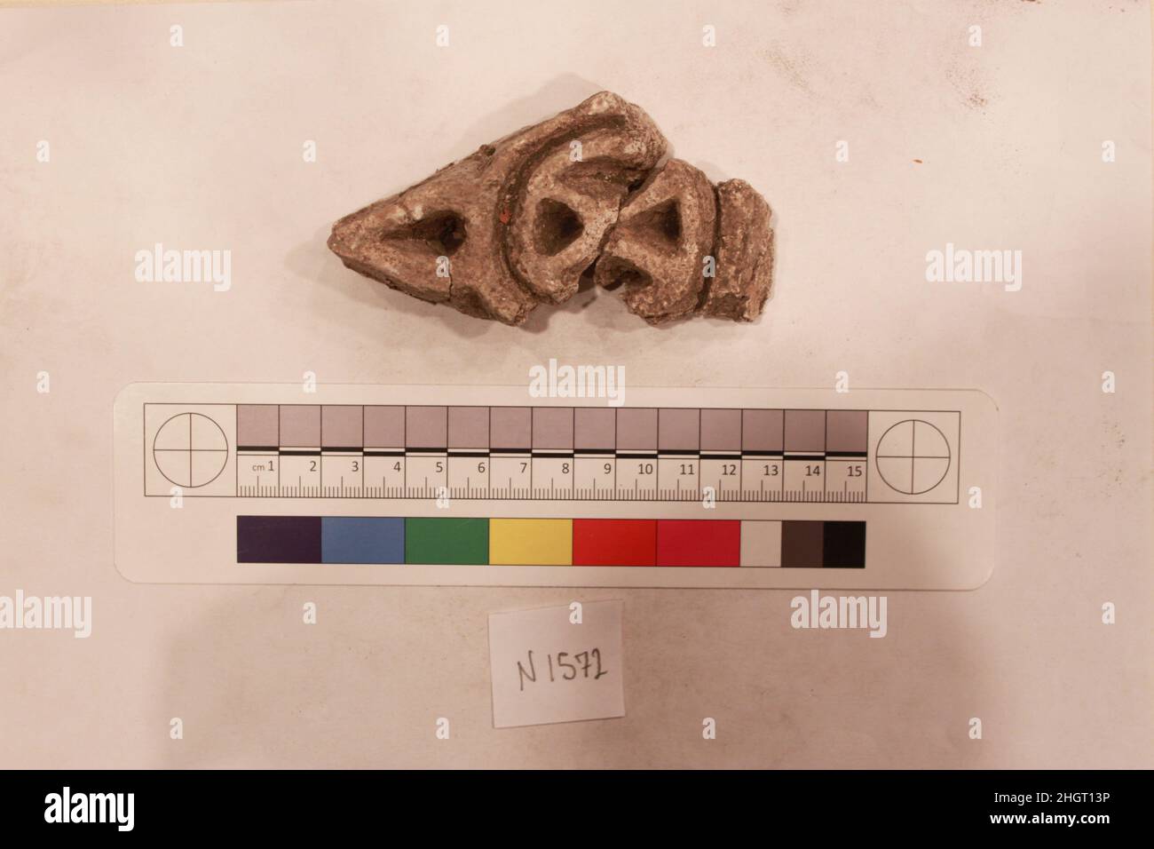 Fragment de stuc probablement 8th–12th siècle.Fragment de stuc 741396 Banque D'Images