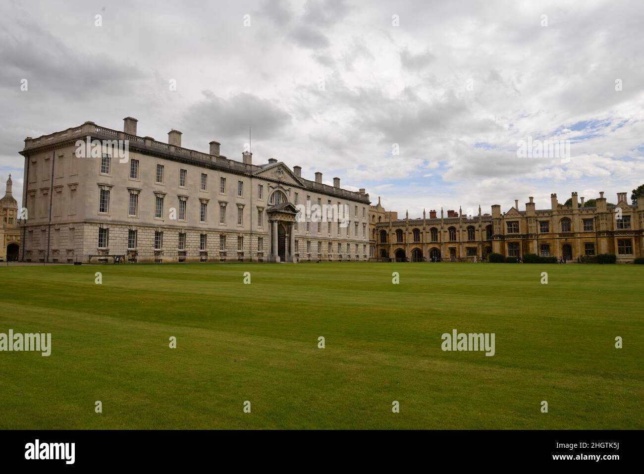 L'université de Cambridge attire de nombreux touristes chaque année de ses bâtiments classiques. Banque D'Images