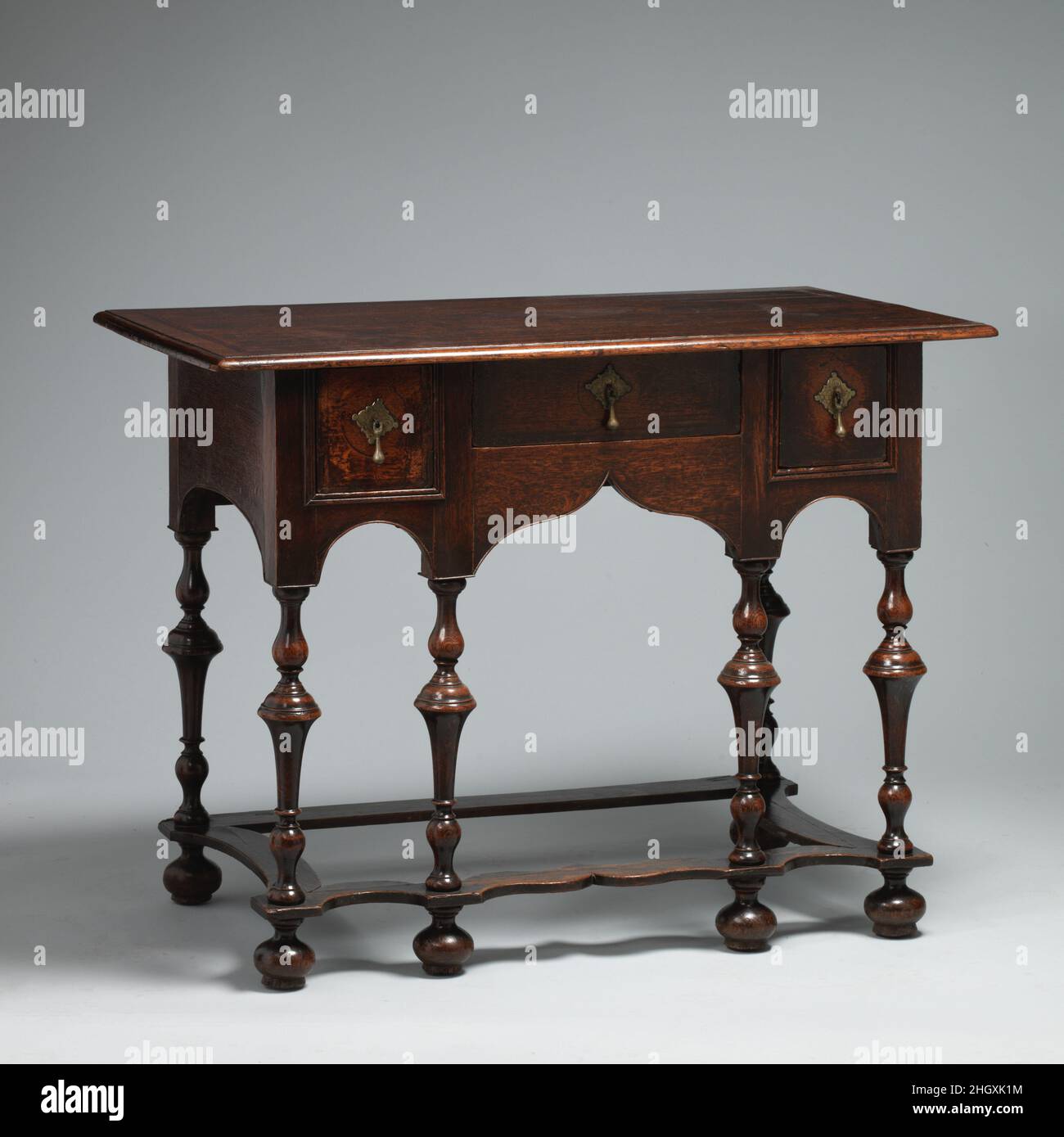 Table à garniture ca.1690 Anglais.Table à garniture.Britannique. CA.1690. Chêne, plaqué.Meubles en bois Banque D'Images