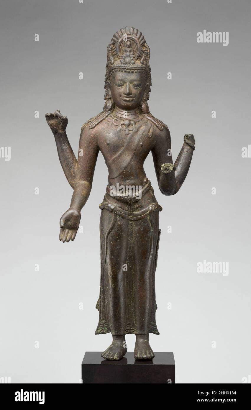 Bodhisattva Avalokiteshvara 8th–début 9th siècle Sud de la Thaïlande ou Sumatra cet Avalokiteshvara à quatre armes illustre les meilleures qualités associées au culte panasiatique du savior bodhisattva.Par sa grâce et son humanisme, l'œuvre incarne les qualités de la compassion au cœur de l'éthique bouddhiste.Il peut avoir été fabriqué à Sumatra ou dans la péninsule malaise, régions liées par une activité commerciale dans lesquelles l'imagerie religieuse pouvait facilement circuler.Des sources de pèlerinages chinois parlent des grands monastères qui ont prospéré dans les deux areas.cat. non158. Bodhisattva Avalokiteshvara.Sud de la Thaïlande Banque D'Images