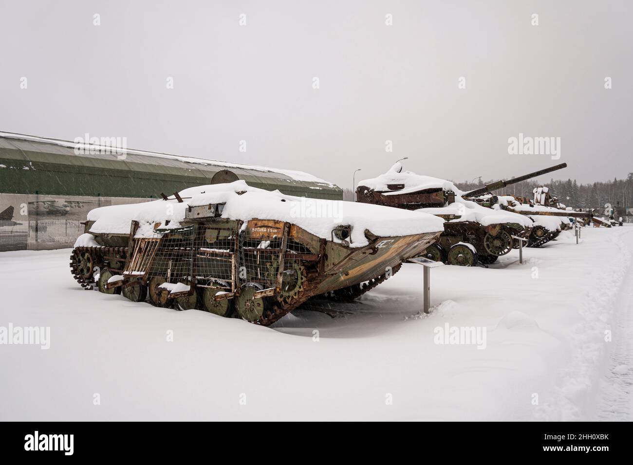 Divers trophées capturés par l'armée russe en Syrie au cours de la lutte contre les gangs terroristes.ISIL matériel militaire d'artisanat Banque D'Images