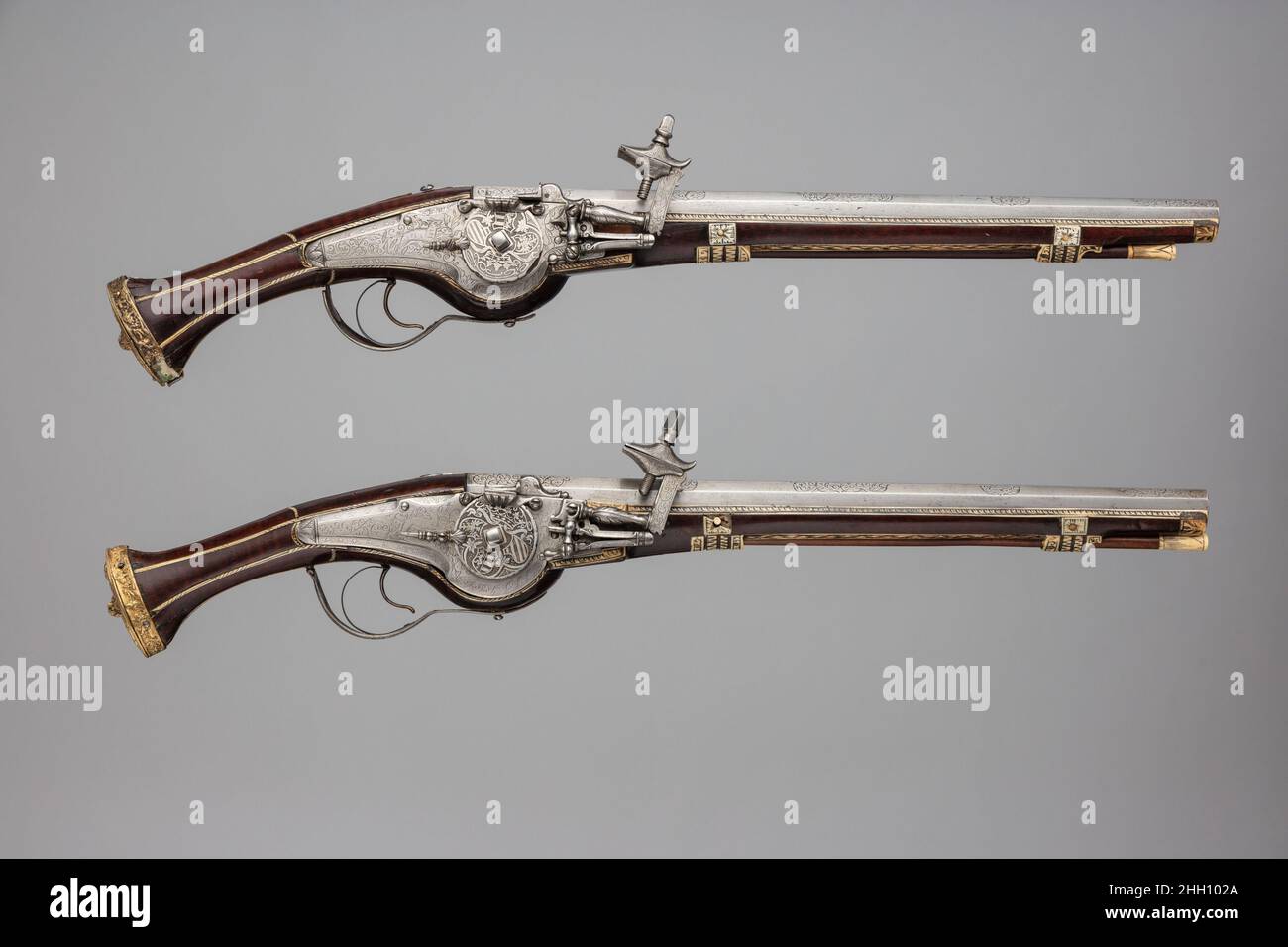 Paire de pistolets Wheellock CA.1630 Allemand.Paire de pistolets Wheellock.Allemand. CA.1630. Bois (noyer), acier, staghorn.Nuremberg.Armes à feu-pistolets-Wheellock Banque D'Images