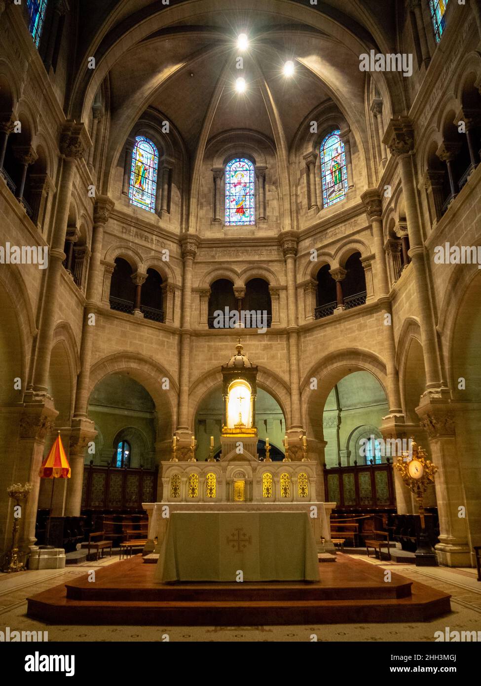 Maître-autel de la cathédrale de Nîmes, France Banque D'Images