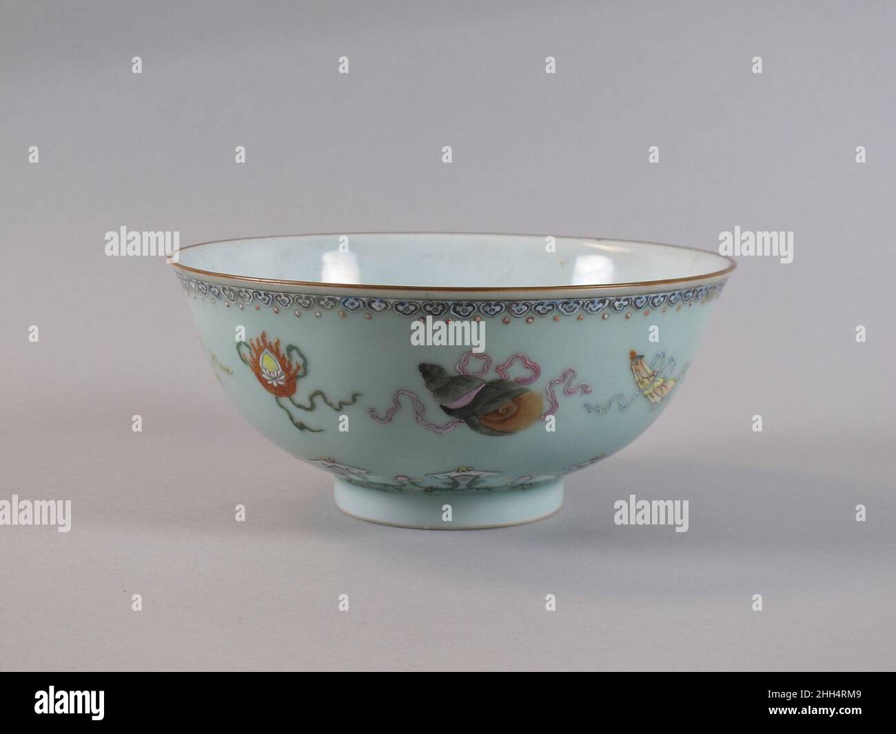 Bol avec huit trésors bouddhistes Chine de la fin du 18th siècle.Bol avec huit trésors bouddhistes 48249 Banque D'Images