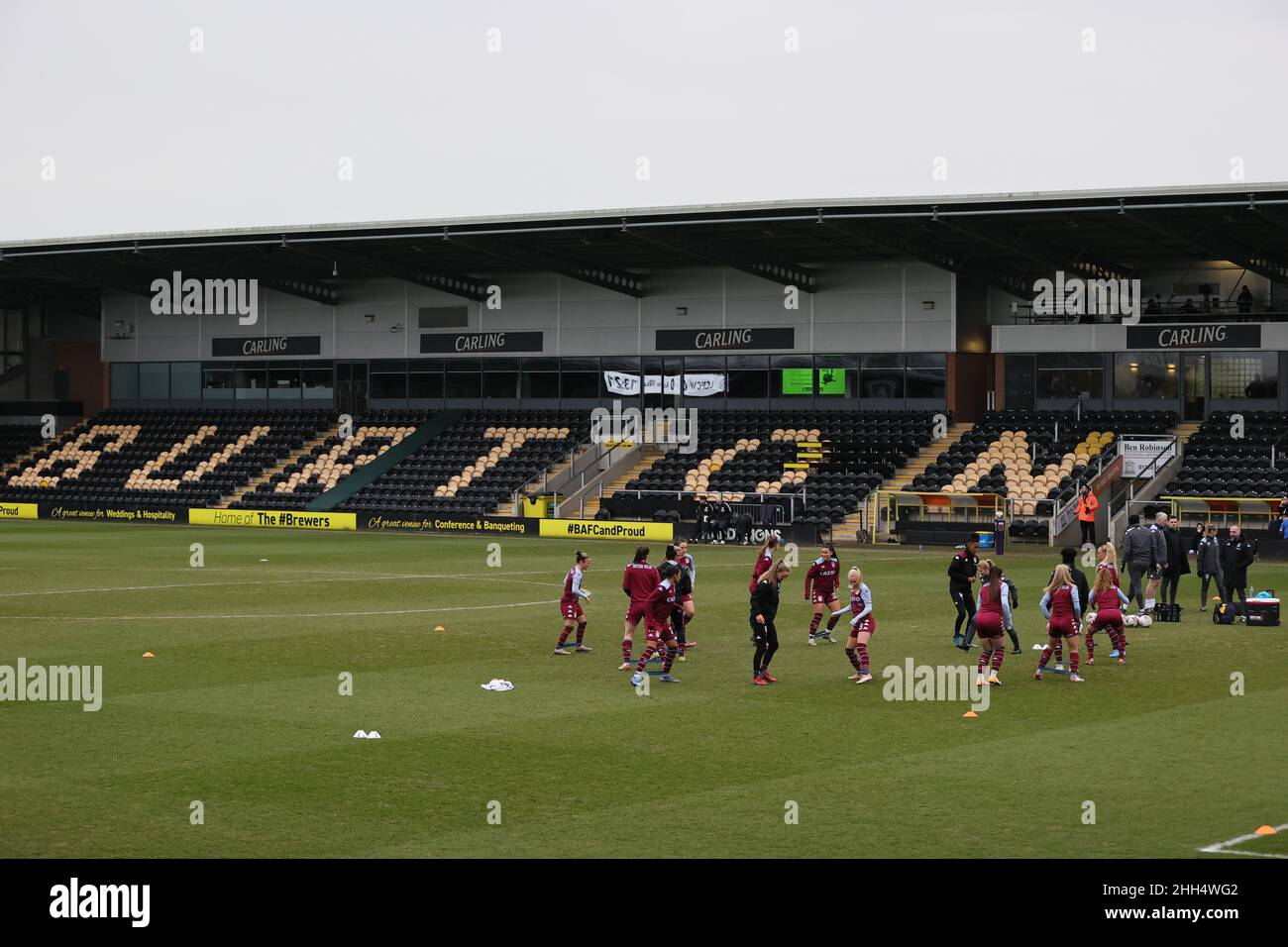 BURTON ON TRENT, ROYAUME-UNI.JANVIER 23RD.Aston Villa Women s'échauffe avant le match Barclays FA Women's Super League entre Leicester City et Aston Villa au Pirelli Stadium, Burton on Trent, le dimanche 23rd janvier 2022.(Crédit : James HolyOak | MI News) crédit : MI News & Sport /Alay Live News Banque D'Images