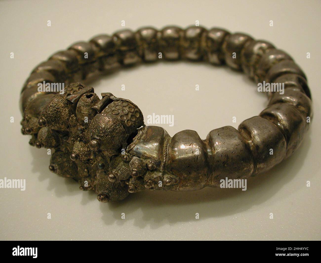 Bracelet 11th–12th siècle.Bracelet.11th–12th siècle.Argent.Attribué à l'Iran.Bijoux Banque D'Images