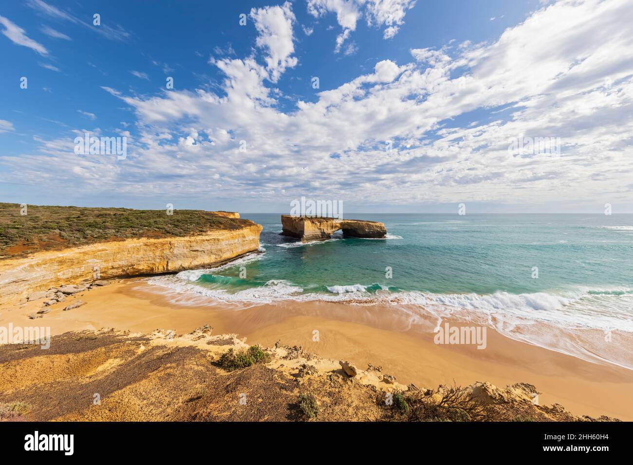 Australie, Victoria, vue de London Arch dans le parc national de Port Campbell Banque D'Images