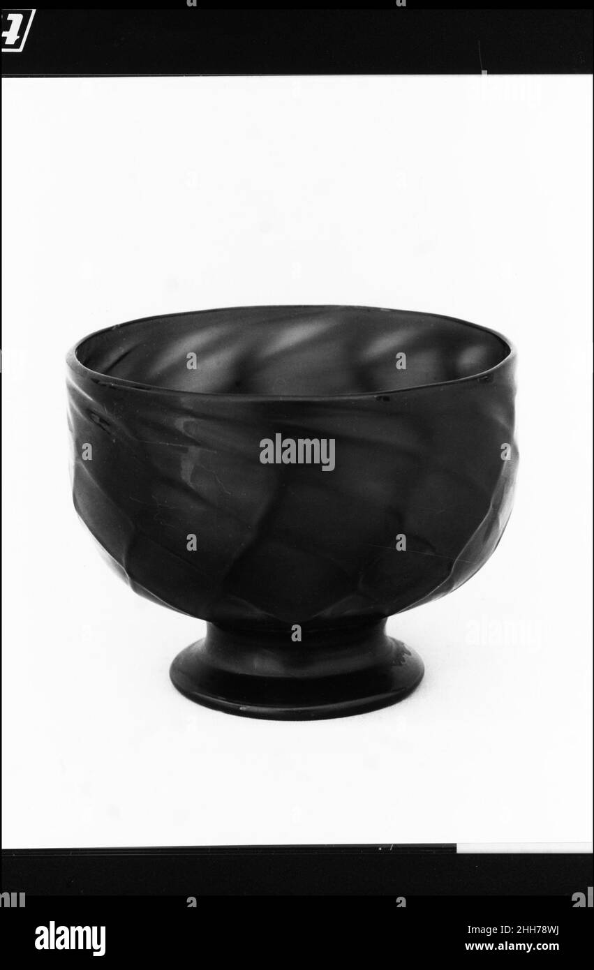 Sugar Bowl 1780–1820 américain.Bol à sucre.Américain.1780–1820.Verre en plomb moulé à motif soufflé.Fabriqué aux États-Unis Banque D'Images