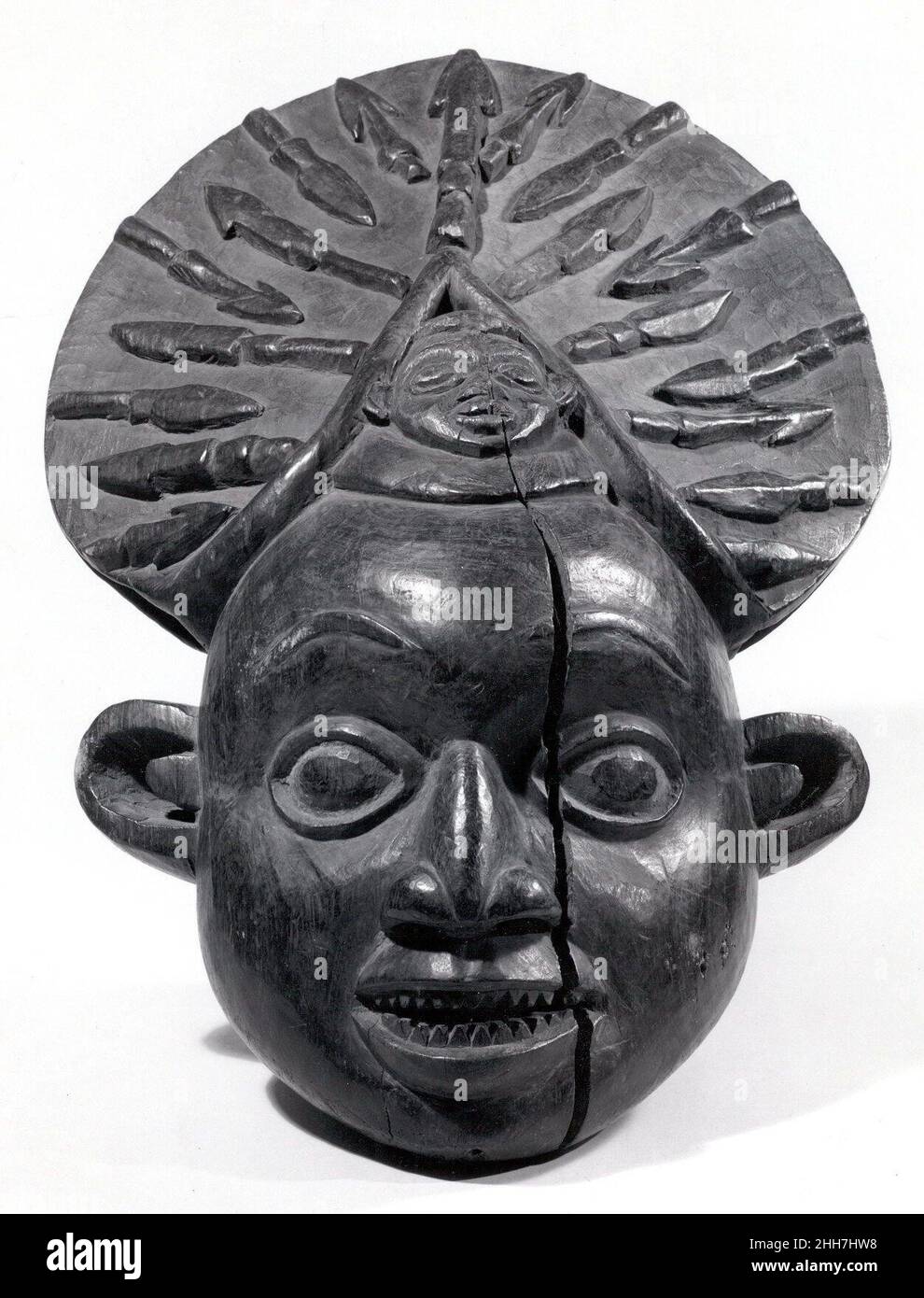 Casque masque 19th siècle Kom peuples, groupe Tikar.Masque de casque.Les peuples KOM, groupe Tikar.19th siècle.Bois, pigment.Cameroun, Grassfields.Bois-Sculpture Banque D'Images