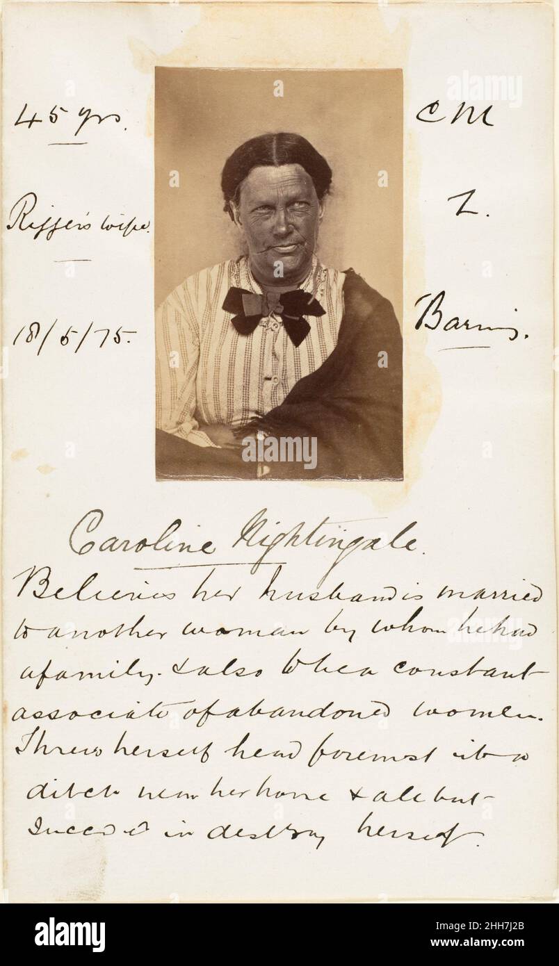 Caroline Nightingale 1875 Unknown Un film de sablage pour les cartes de visite du célèbre et puissant, ces dossiers d'un asile aliéné britannique non identifié illustrent l'utilisation variée du milieu au siècle 19th comme moyen de diagnostic, de surveillance et de contrôle social.La photographie de la maladie mentale a ses racines dans la recherche physiognomique de Johann Kaspar Lavater (1741-1801), qui croyait que diverses formes de folie pouvaient être lues dans les caractéristiques physiques de l’individu.Emblèmes de la répression victorienne, ces types d'images ont en fait servi de multiples buts: Comme un enregistrement de la p Banque D'Images