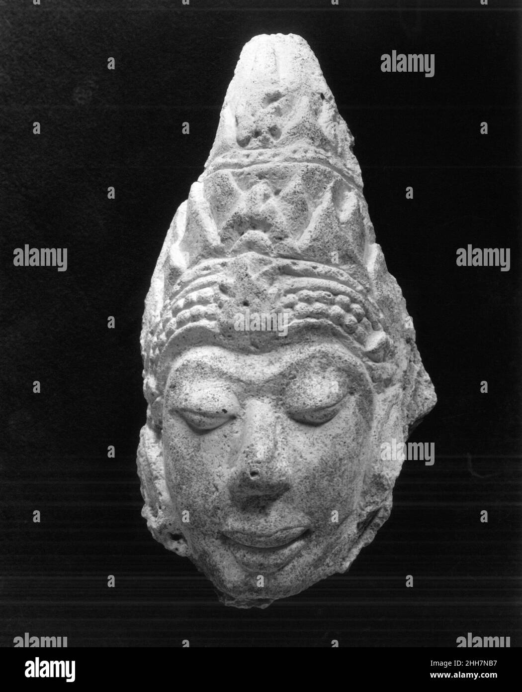 Tête d'une divinité masculine ca.9th siècle Thaïlande (probablement province de Nakhon Pathom).Tête d'une divinité masculine 38170 Banque D'Images