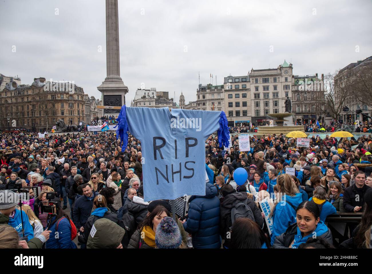 LONDRES, Royaume-Uni 22nd 2022 janvier 100k NHS un groupe de travailleurs du NHS contre les vaccinations obligatoires protestent dans le centre de Londres Banque D'Images