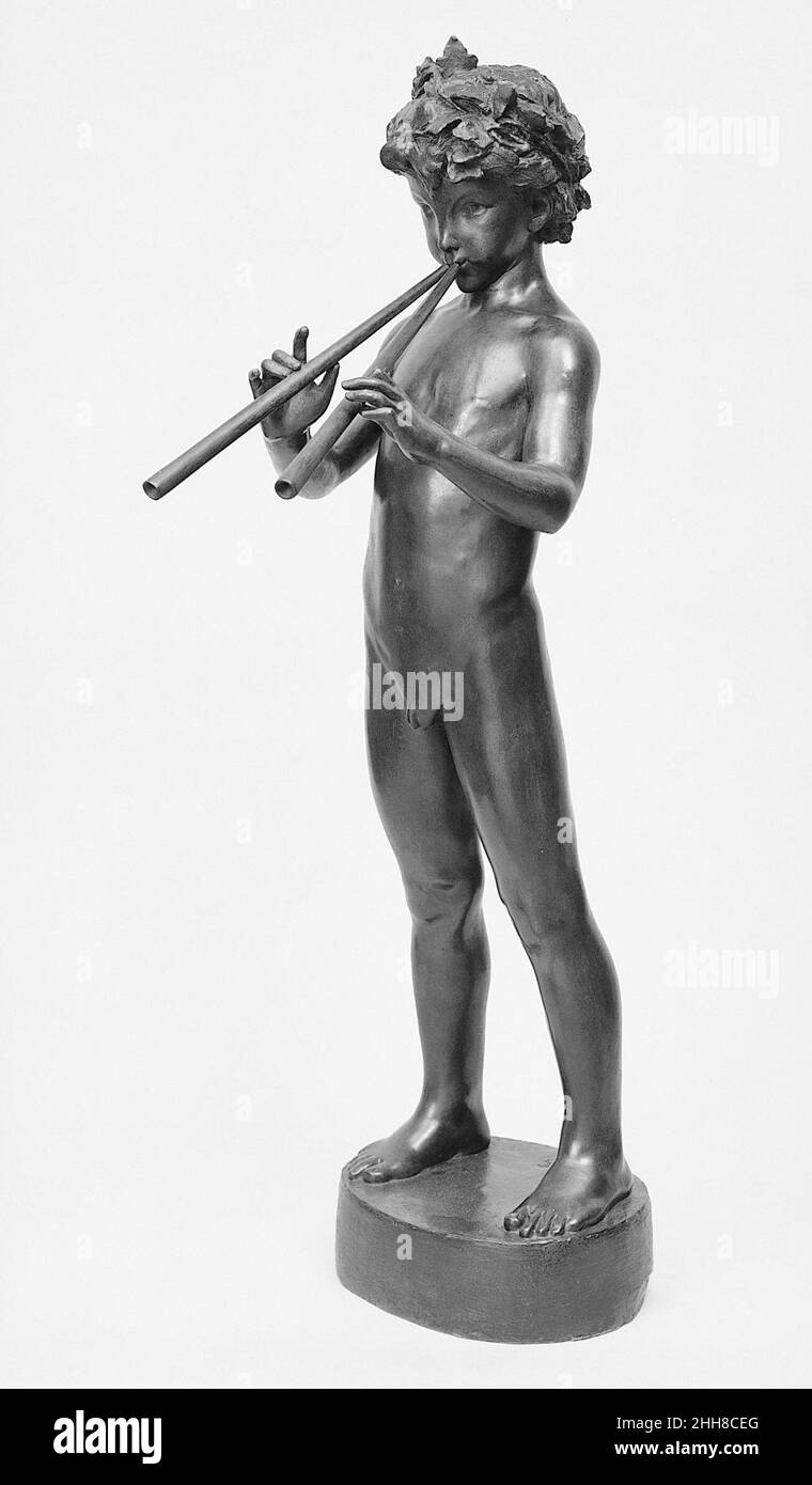 Carter de tuyauterie ca.1882, CAST 1914 Louis Saint-Gaudens bien que sa carrière soit étroitement liée à celle de son frère aîné Augustus, Louis Saint-Gaudens a réalisé un certain nombre d'œuvres indépendantes.« Piping Pan », l’un de ses efforts les plus couronnés de succès, a été exposé pour la première fois en 1882 à la Society of American Artists de New York, où l’un des commentateurs a remarqué que les traits d’éline de la figure représentent « un jeune dévot et amusant ».Une couronne de lierre se balance avec précision sur sa tête, tandis que le jeune garçon, les joues soufflées, se concentre sur la fabrication des mélodies viennent des tuyaux minces.St. Gaudens exhibe “Piping Pan Banque D'Images