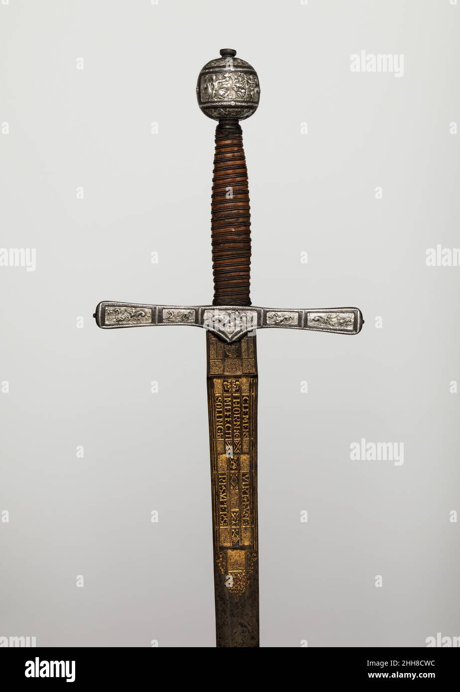 épée à poignée croisée Banque de photographies et d'images à haute  résolution - Alamy