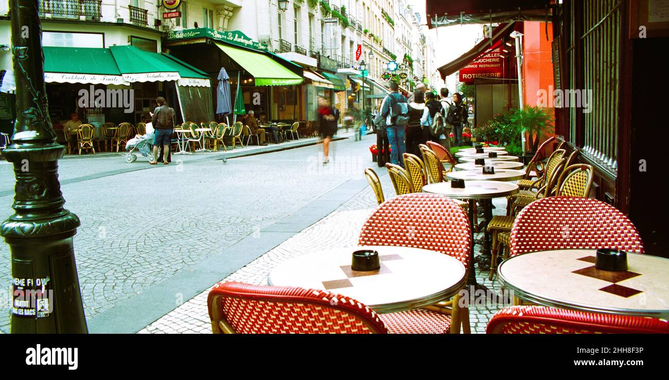 Table et chaises de Paris Banque D'Images