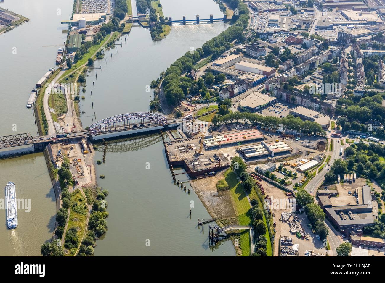 Vue aérienne, inondation du Rhin et de la Ruhr avec Karl-Lehr-Bridge, Ruhrorter Straße, Kaßlerfeld, Duisburg, Ruhr région,Rhénanie-du-Nord-Westphalie, allemand Banque D'Images