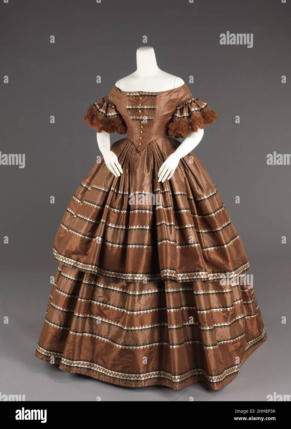 Robe de soirée 1858–59, cuisine américaine.Robe de soirée.Américain.1858–59.  soie Photo Stock - Alamy