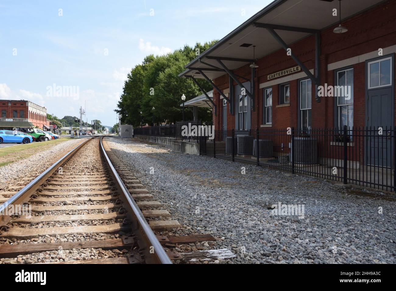 Voies de chemin de fer CSX à côté du centre d'accueil de Cartersville Depot à Cartersville, GA, États-Unis Banque D'Images