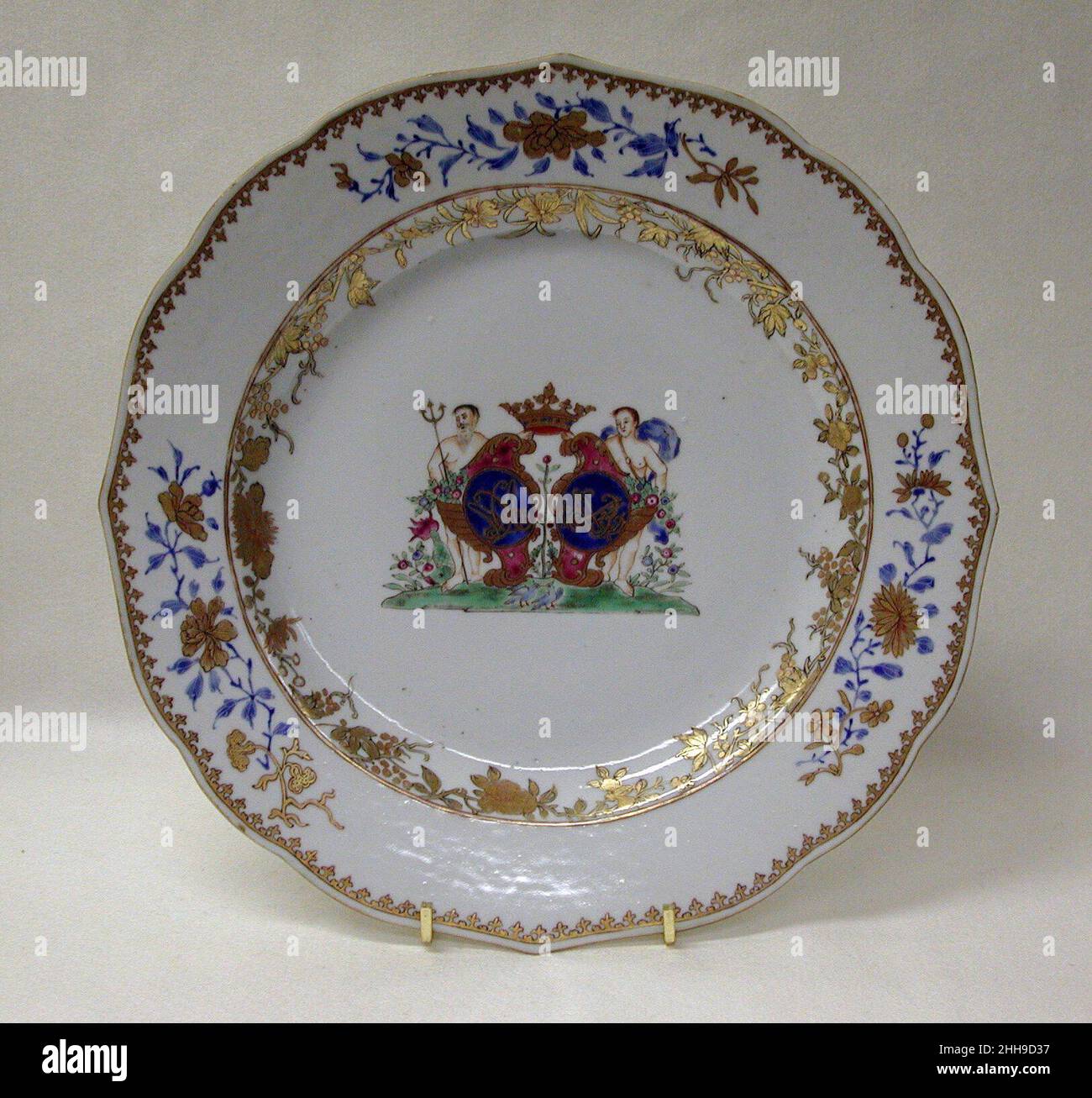 Plaque (faisant partie d'un service) 1760–70 Chinois, pour le marché danois.Plaque (faisant partie d'un service).Chinois, pour le marché danois.1760–70.Porcelaine à pâte dure.Céramique-porcelaine-exportation Banque D'Images