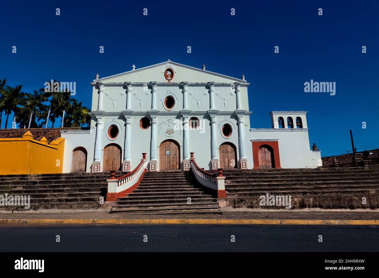 Le magnifique couvent et musée de San Francisco à Grenade coloniale, au Nicaragua Banque D'Images