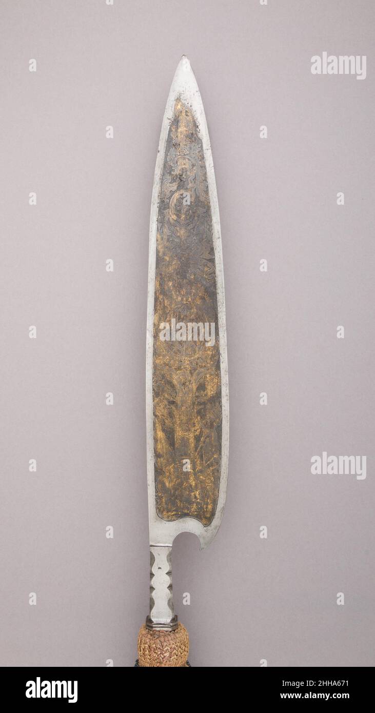 Glaive de Maximilian III Joseph, Prince-électeur de Bavière (régné de 1745 à 77) en date de 1771 inscrit: Jungwierth allemand.Glaive de Maximilian III Joseph, Prince-électeur de Bavière (régna de 1745 à 77).Allemand. Daté de 1771.Acier, bois, or, alliage de cuivre, textile.Armes à shafted Banque D'Images