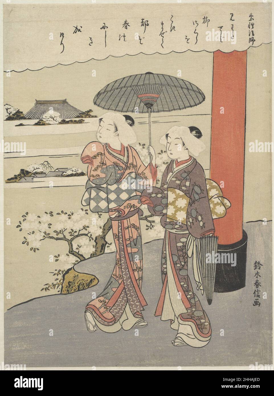 Poème du Monk Sosei (acte.850-97) environ1767–68 Suzuki Harunobu Japonais lors d'une journée de printemps brumeuse, deux beautés se tiennent sous un parasol sur une terrasse près d'une porte de torii dans la vieille capitale, Kyoto, en regardant les cerisiers en fleurs à leur sommet.Comme les modèles de mode, les deux femmes montrent leurs beaux et élégants vêtements.La femme à gauche porte un kimono décoré d'un dessin de pins sur une plage de sable contre un sol rouge et un obi avec un motif de contrôles audacieux.Le kimono de l'autre femme est décoré avec des chrysanthèmes sur un sol violet, et son obi a un dessin frappant de "cercles de l'instant" (yuki Banque D'Images